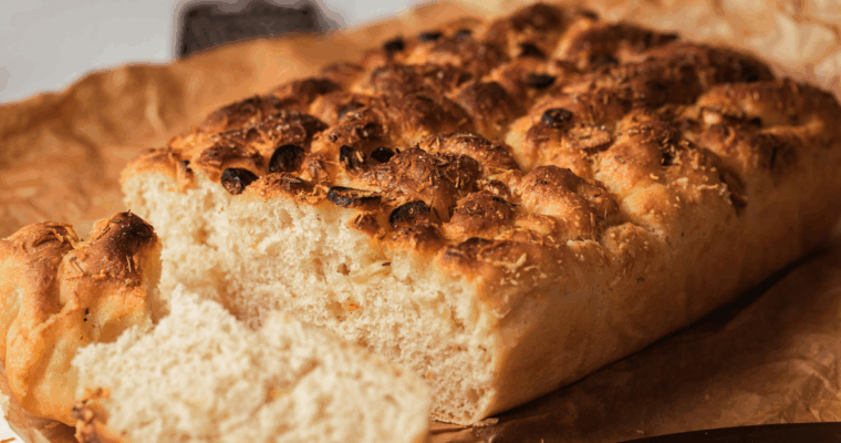 Klassisk focaccia – Med rosmarin og olivenolie