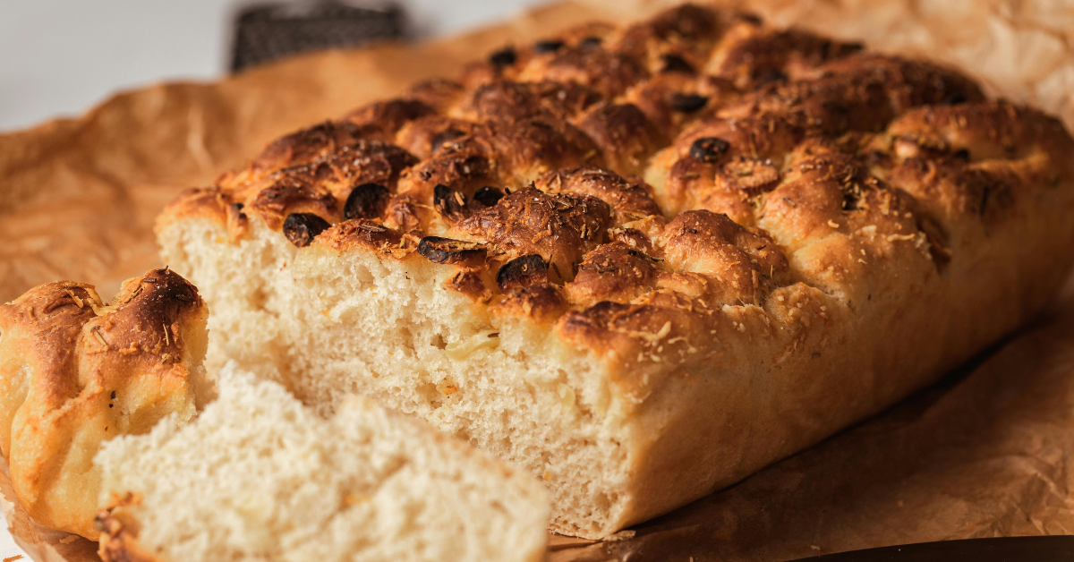 Klassisk focaccia – Med rosmarin og olivenolie